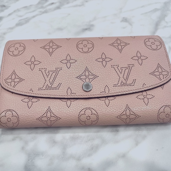 Louis Vuitton Handbags - Louis Vuitton Magnolia Pink Mahina Leather Iris Wallet